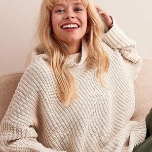 Aerie cream chenille chunky knit turtle neck sweater